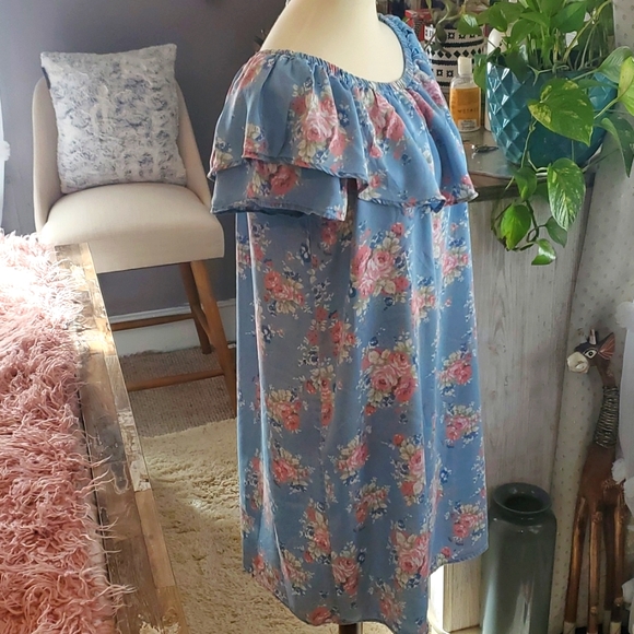 🎀🎀Floral Jean Dress 🎀🎀 - Picture 2 of 5